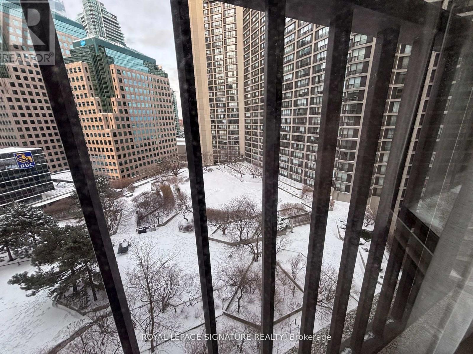 1409 - 65 Harbour Square, Toronto, Ontario  M5J 2L4 - Photo 20 - C13503724
