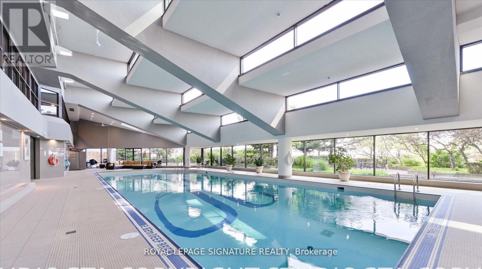 1409 - 65 Harbour Square, Toronto, Ontario  M5J 2L4 - Photo 24 - C13503724