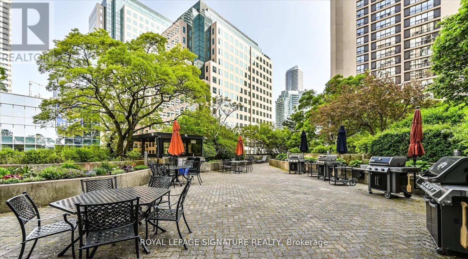 1409 - 65 Harbour Square, Toronto, Ontario  M5J 2L4 - Photo 27 - C13503724
