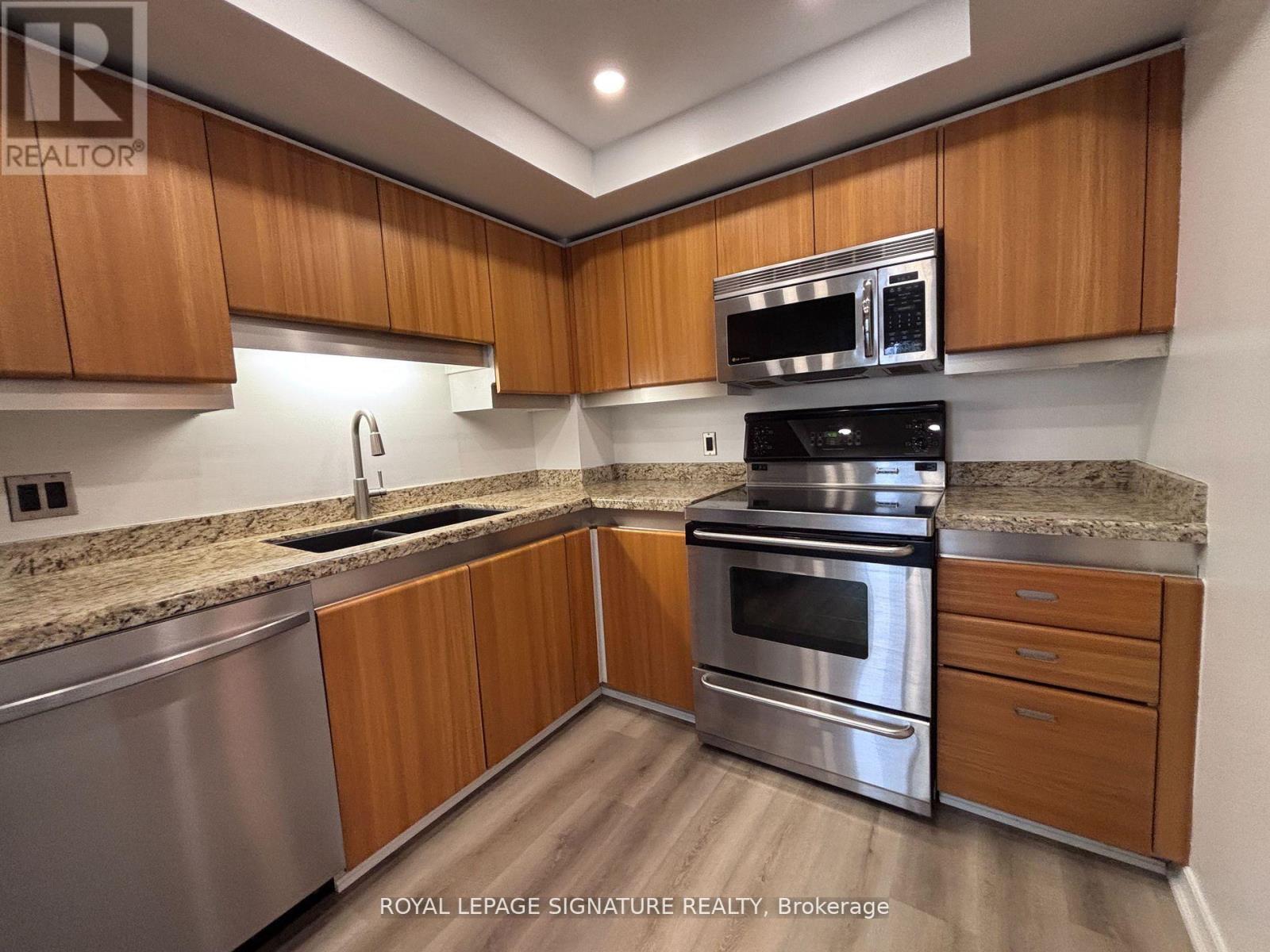 1409 - 65 Harbour Square, Toronto, Ontario  M5J 2L4 - Photo 3 - C13503724