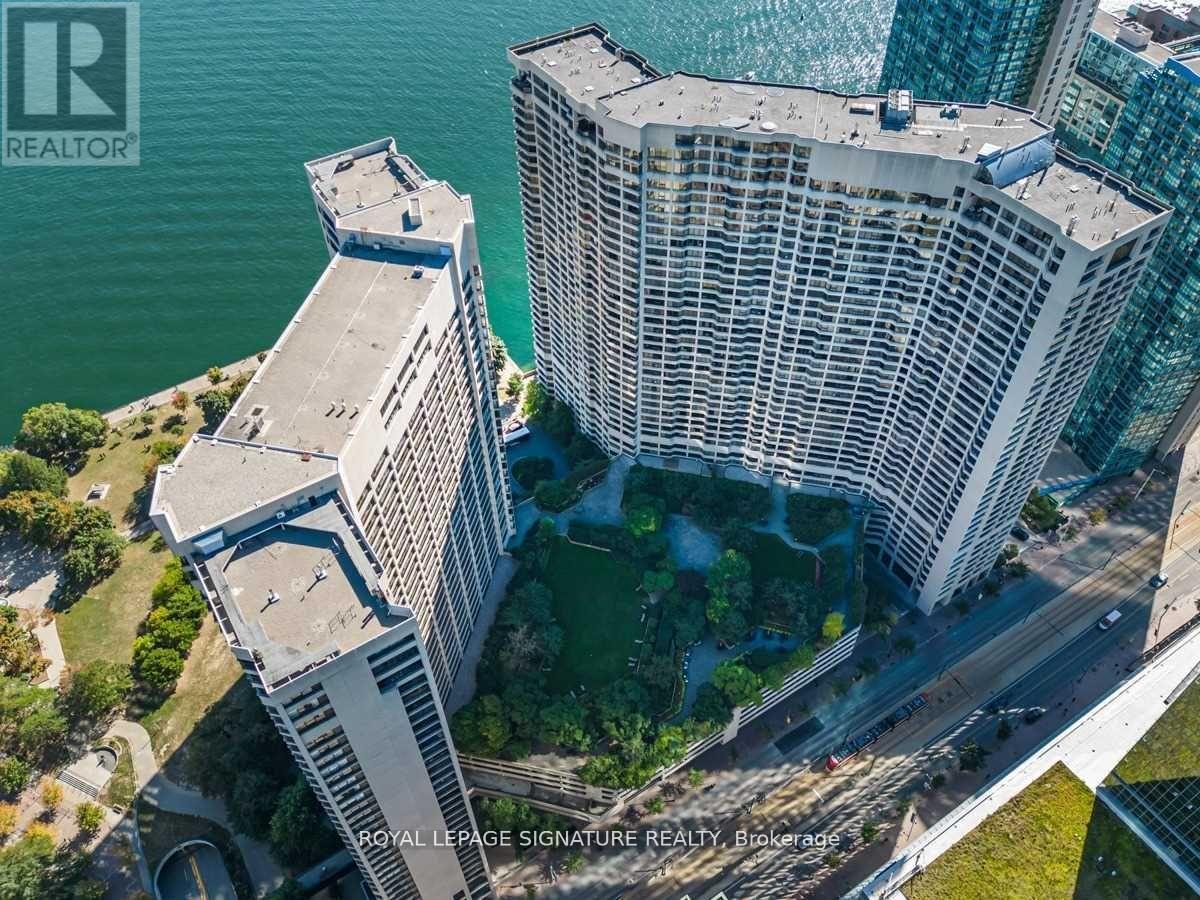 1409 - 65 Harbour Square, Toronto, Ontario  M5J 2L4 - Photo 30 - C13503724