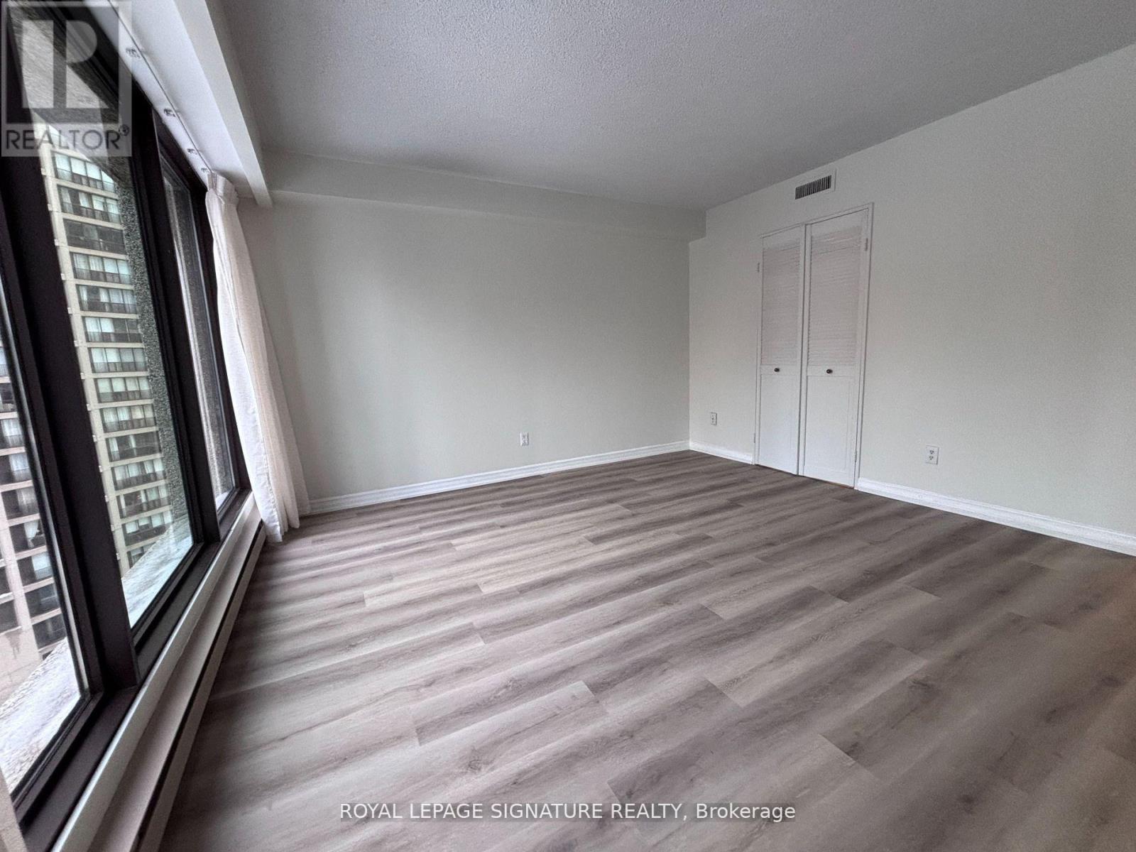 1409 - 65 Harbour Square, Toronto, Ontario  M5J 2L4 - Photo 8 - C13503724