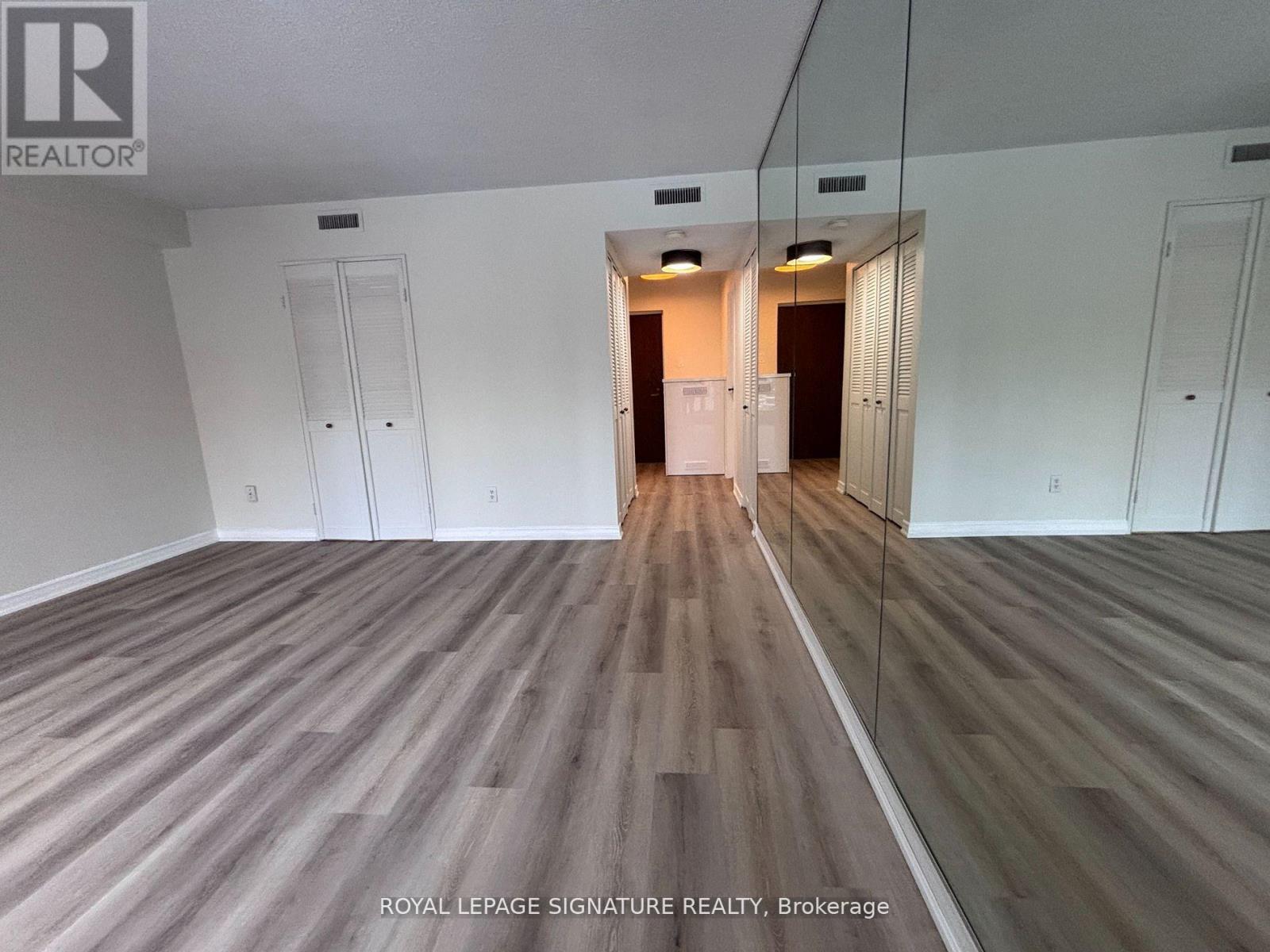1409 - 65 Harbour Square, Toronto, Ontario  M5J 2L4 - Photo 9 - C13503724