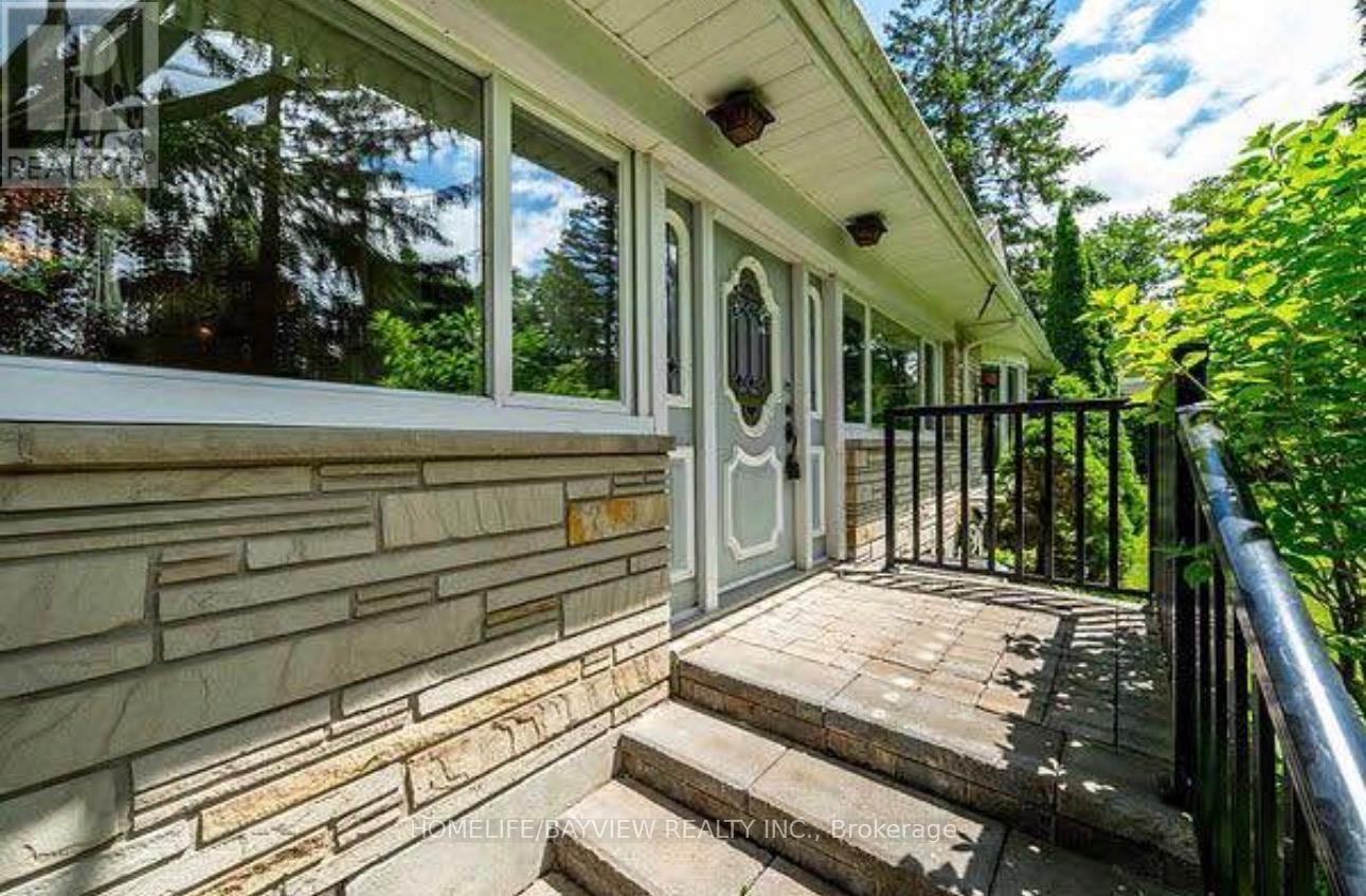 3 Stapleton Drive, Whitchurch-Stouffville, Ontario  L4A 2Z3 - Photo 3 - N13503718