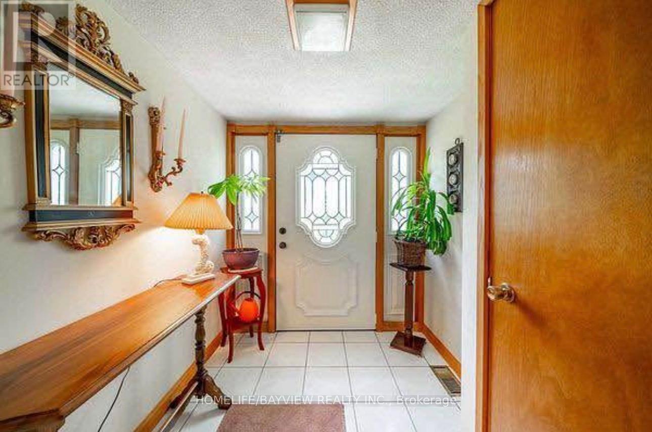 3 Stapleton Drive, Whitchurch-Stouffville, Ontario  L4A 2Z3 - Photo 4 - N13503718