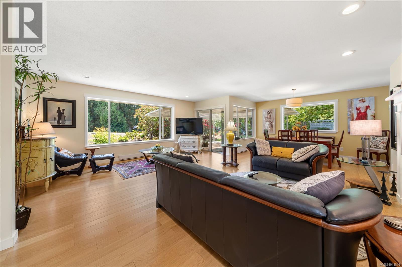 697 Pine Ridge Dr, Cobble Hill, British Columbia  V0R 1L1 - Photo 4 - 1041816