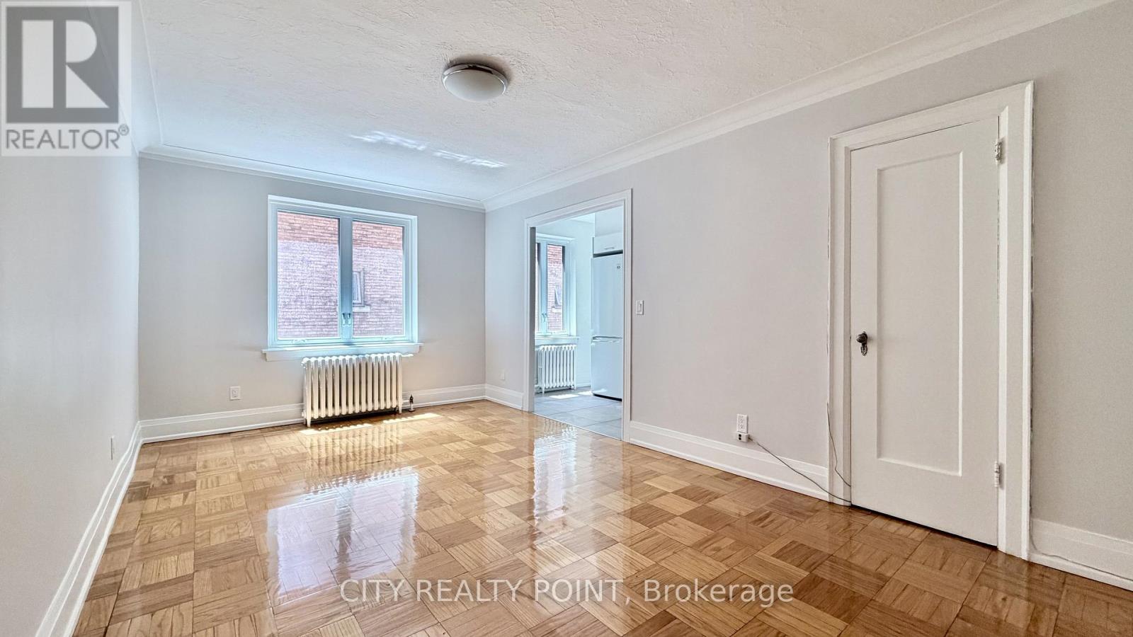 423 - 398 AVENUE ROAD, Toronto, Ontario