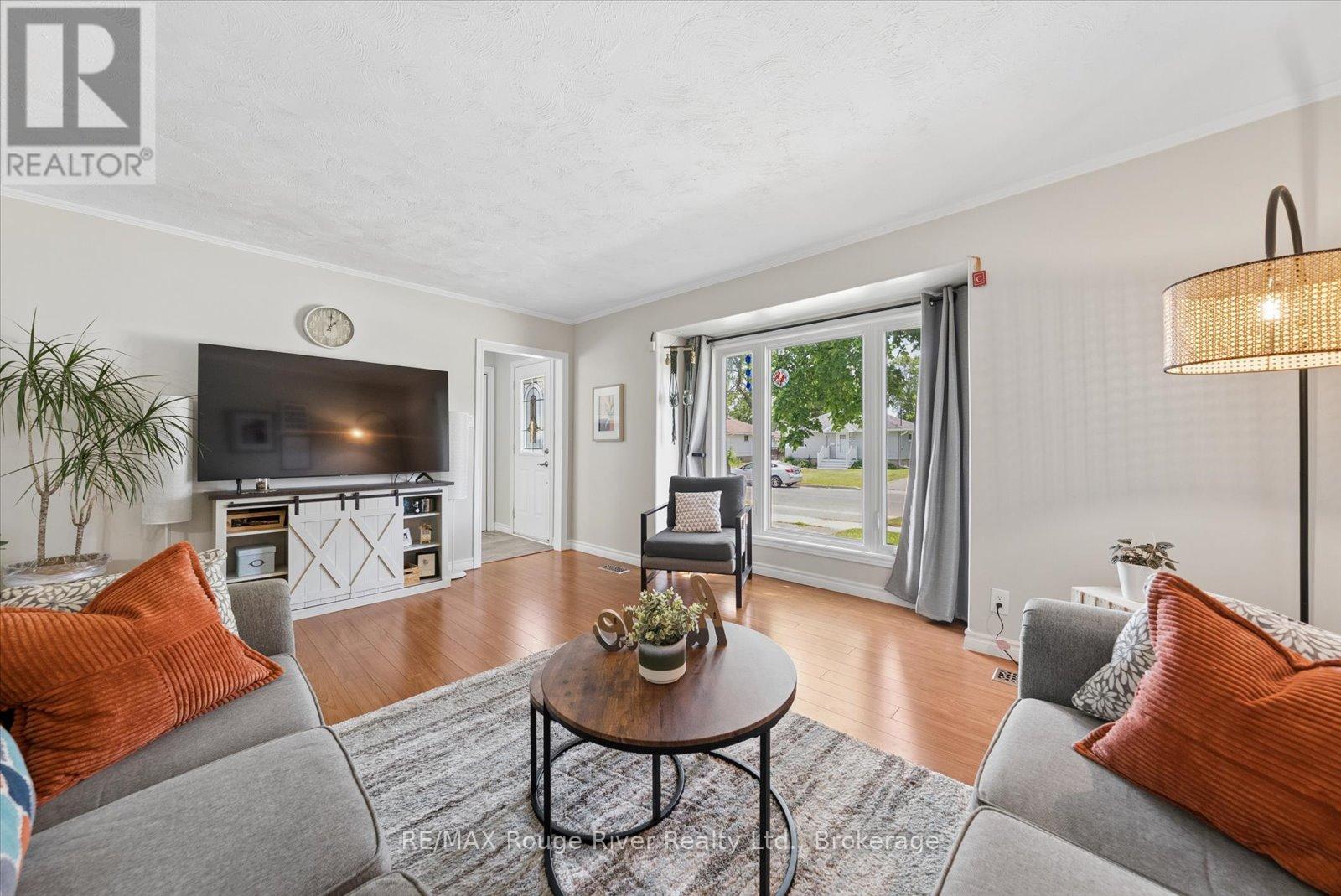 542 O'connell Road, Peterborough, Ontario  K9J 4E3 - Photo 6 - X13503852