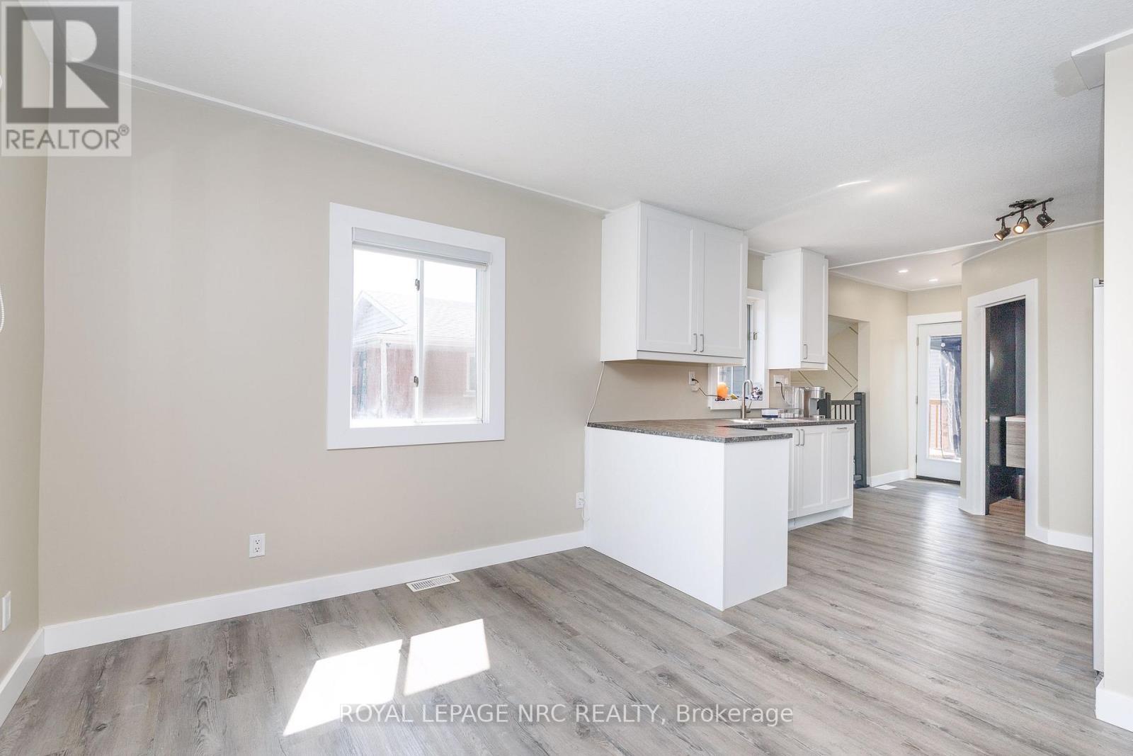 21 Huron Street, Welland, Ontario  L3B 5J2 - Photo 10 - X13503780