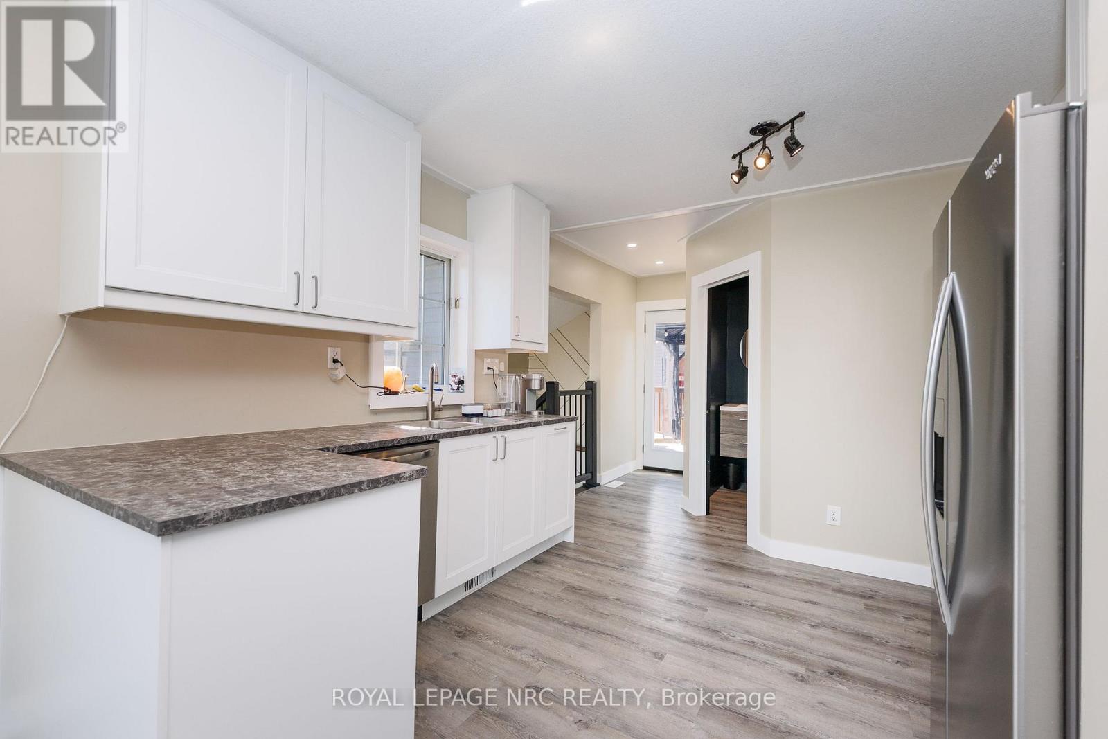 21 Huron Street, Welland, Ontario  L3B 5J2 - Photo 13 - X13503780