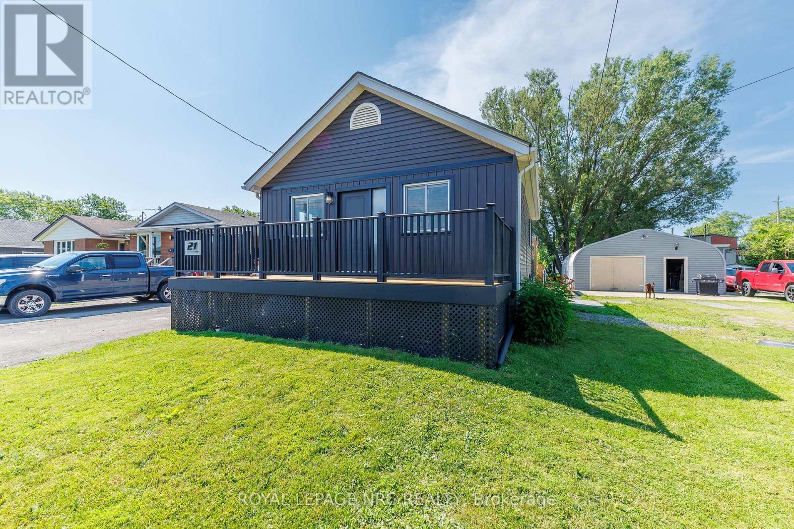 21 Huron Street, Welland, Ontario  L3B 5J2 - Photo 2 - X13503780
