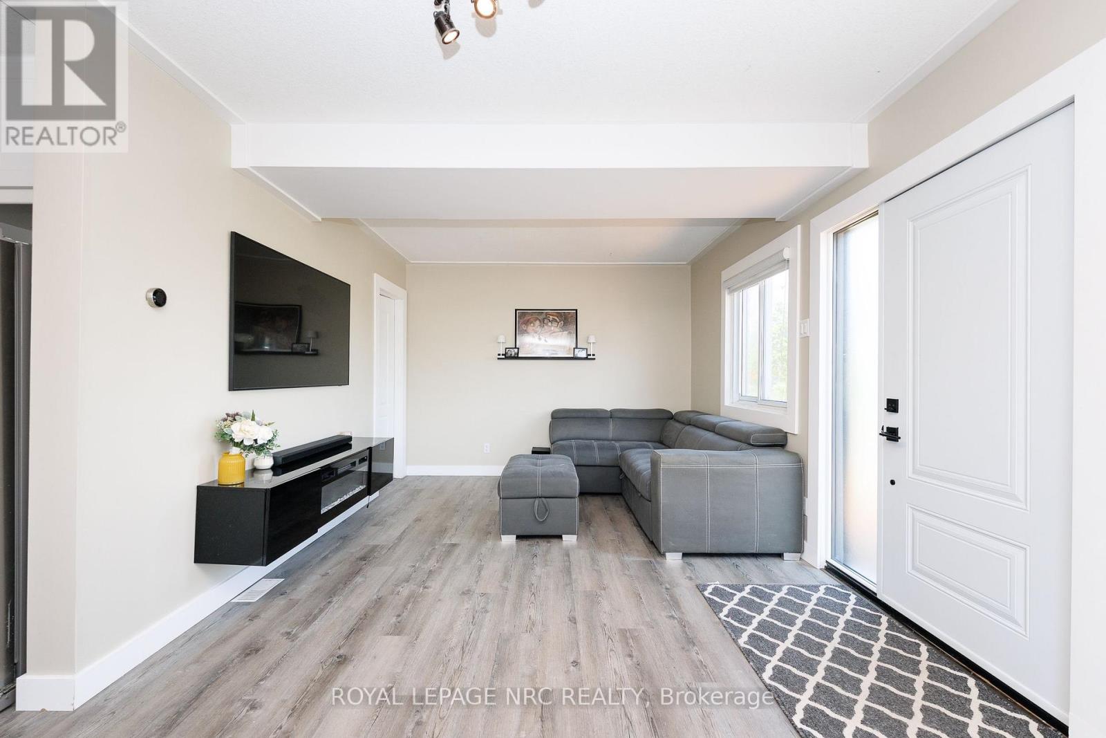 21 Huron Street, Welland, Ontario  L3B 5J2 - Photo 6 - X13503780