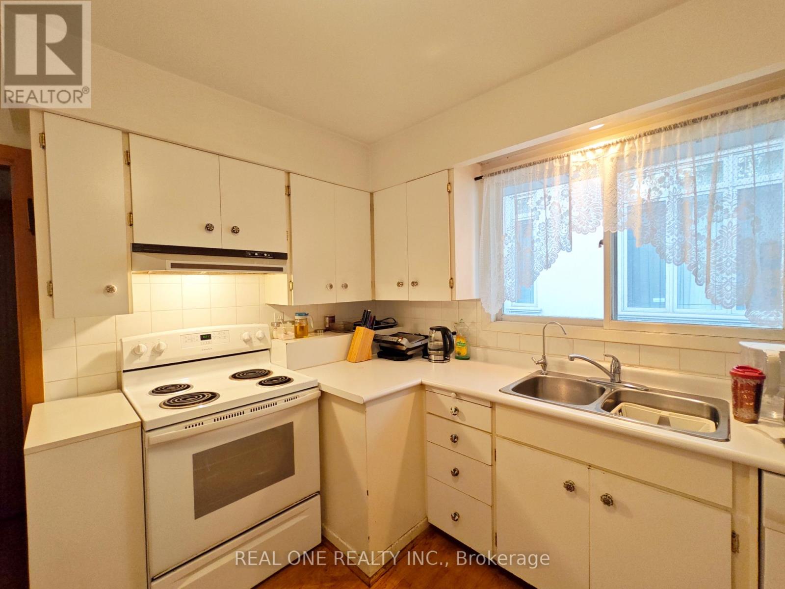 275 Parkview Avenue, Toronto, Ontario  M2N 3Z3 - Photo 17 - C13503824