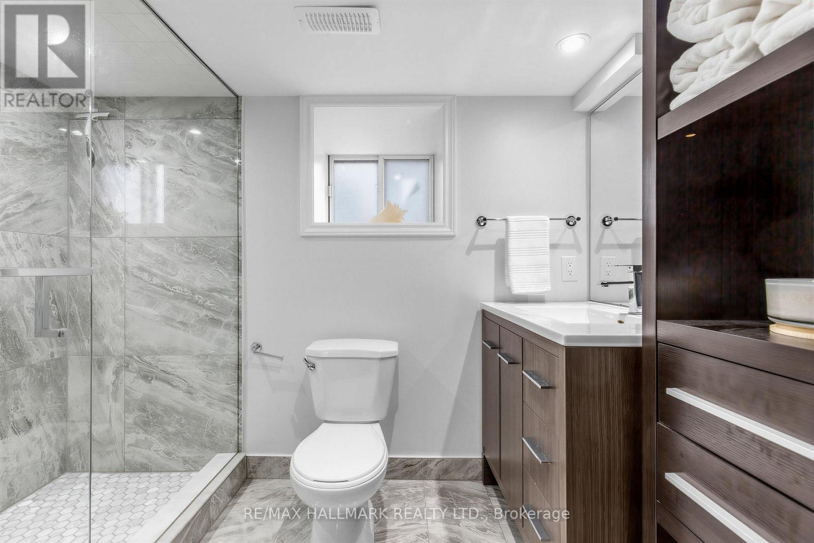 66 Holmstead Avenue, Toronto, Ontario  M4B 1T2 - Photo 21 - E13503124