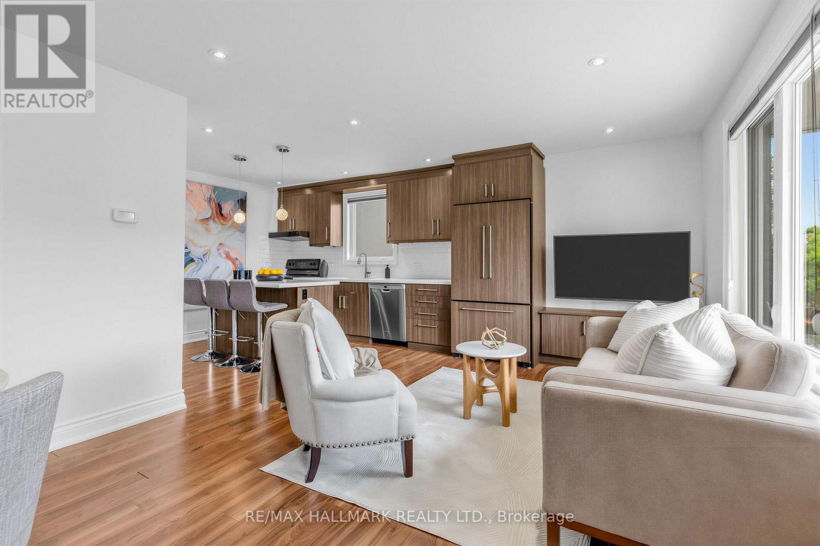 66 Holmstead Avenue, Toronto, Ontario  M4B 1T2 - Photo 5 - E13503124