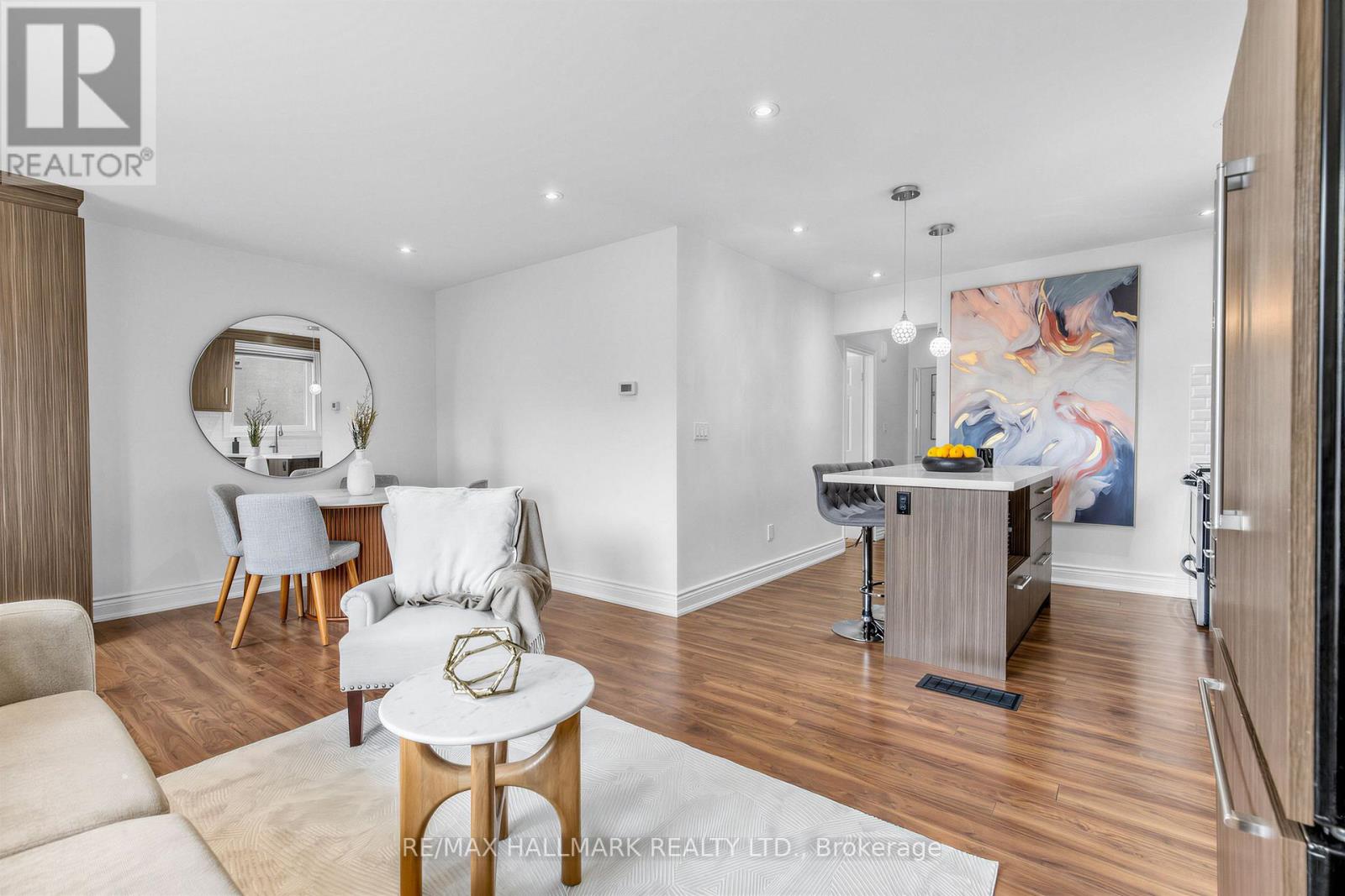 66 Holmstead Avenue, Toronto, Ontario  M4B 1T2 - Photo 4 - E13503124