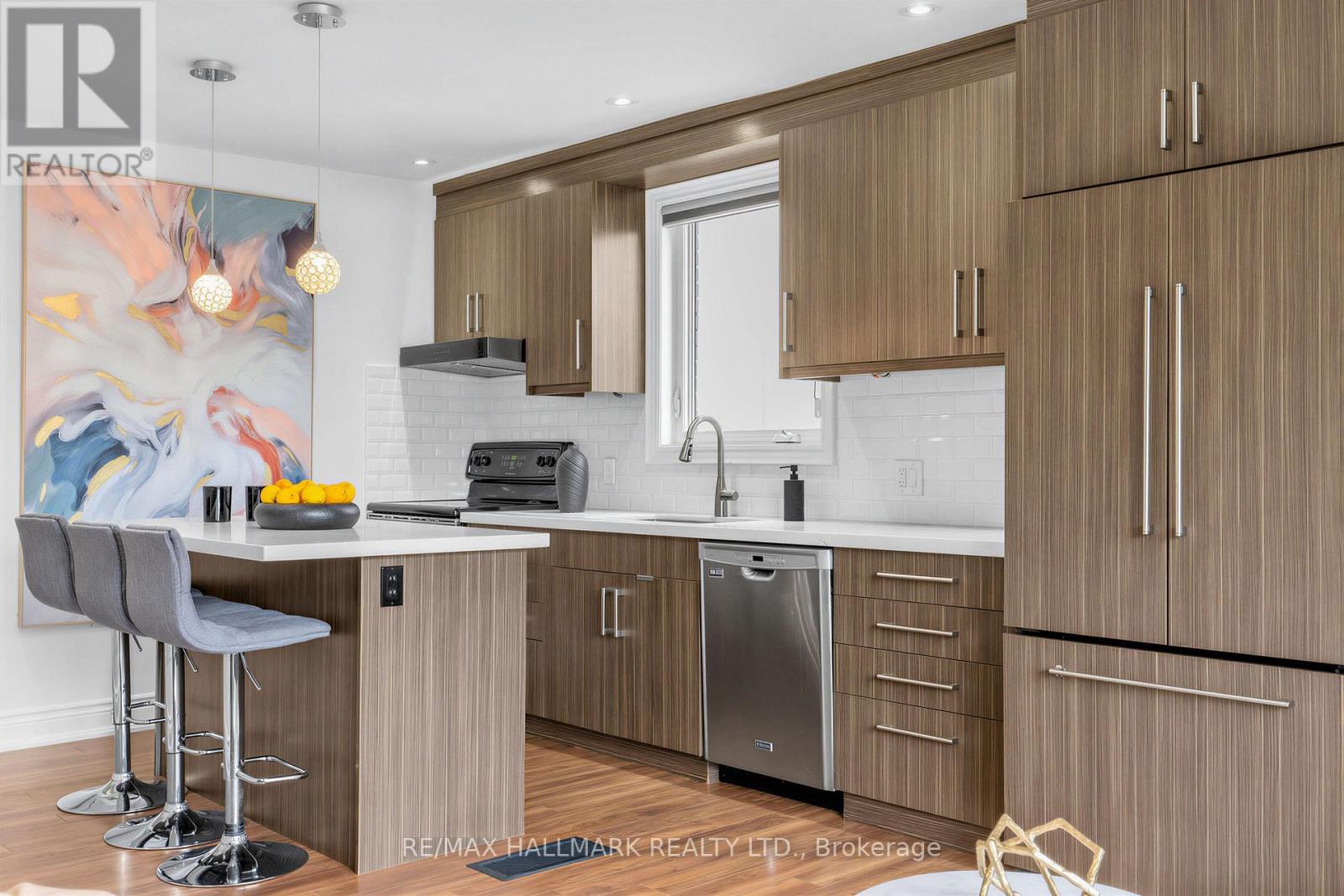 66 Holmstead Avenue, Toronto, Ontario  M4B 1T2 - Photo 8 - E13503124