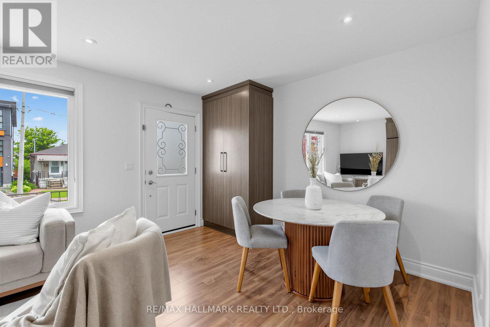 66 Holmstead Avenue, Toronto, Ontario  M4B 1T2 - Photo 9 - E13503124