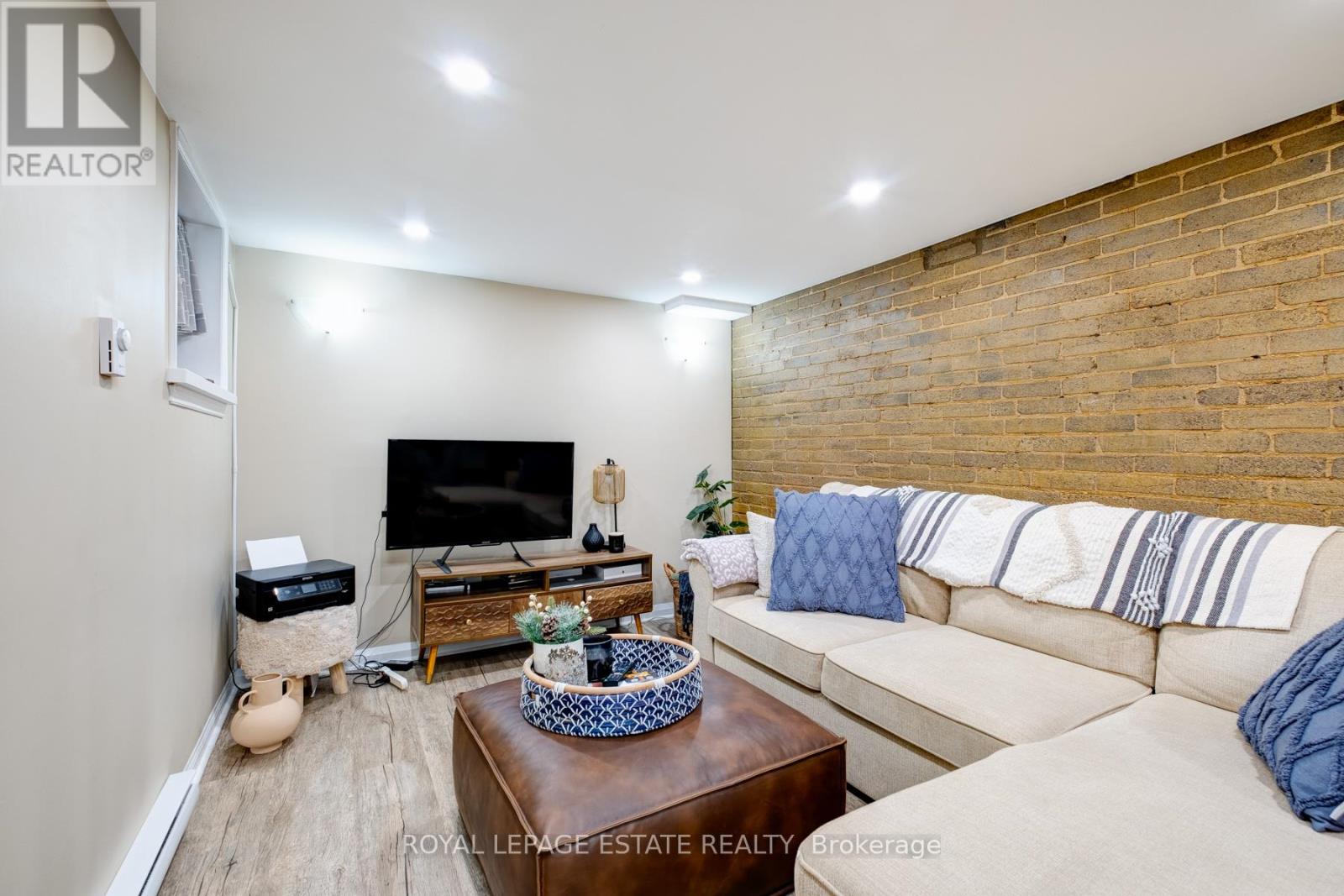 Bsmt - 34 Lockwood Road, Toronto, Ontario  M4L 3M8 - Photo 3 - E13503792