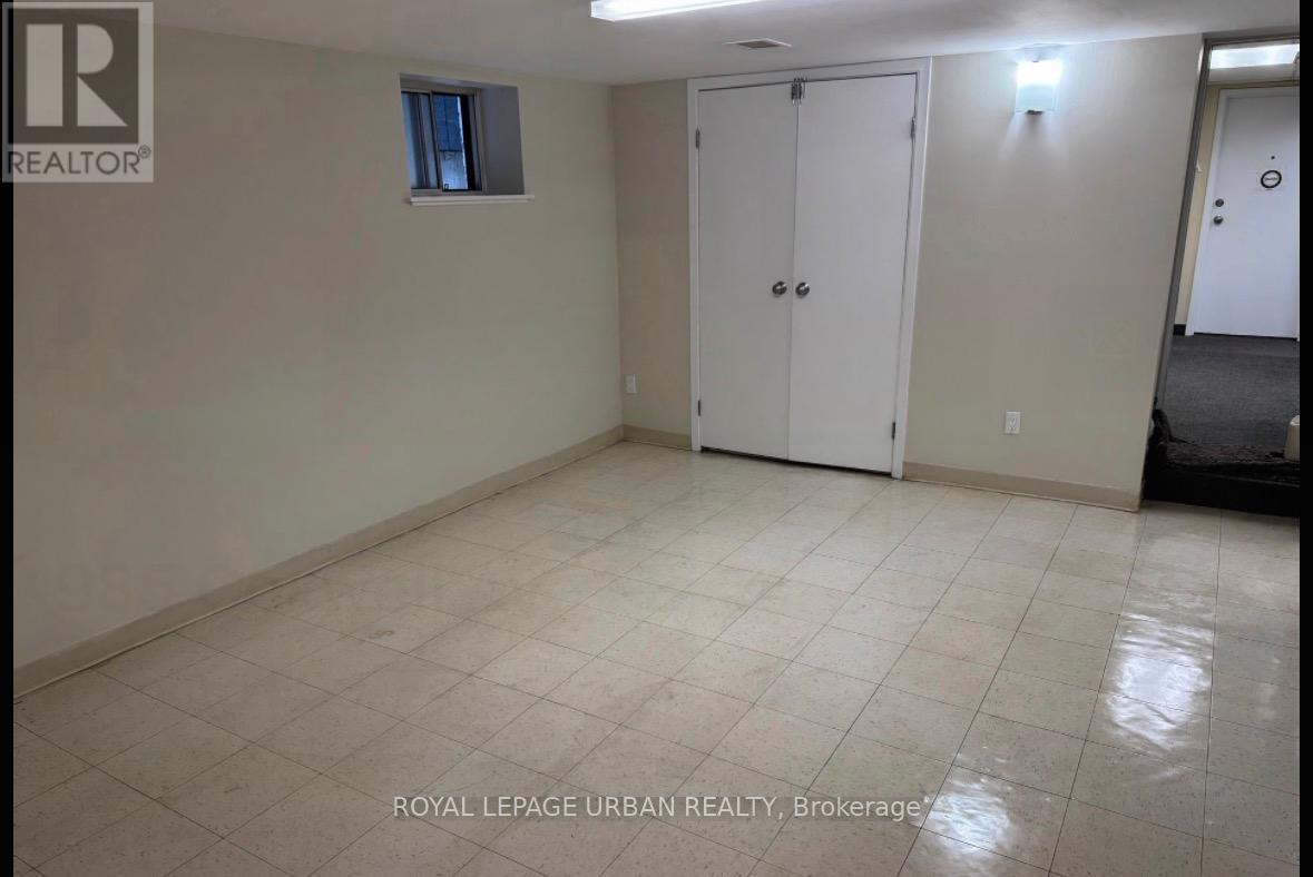 1b - 985 Coxwell Avenue, Toronto, Ontario  M4C 3G4 - Photo 4 - E13503828