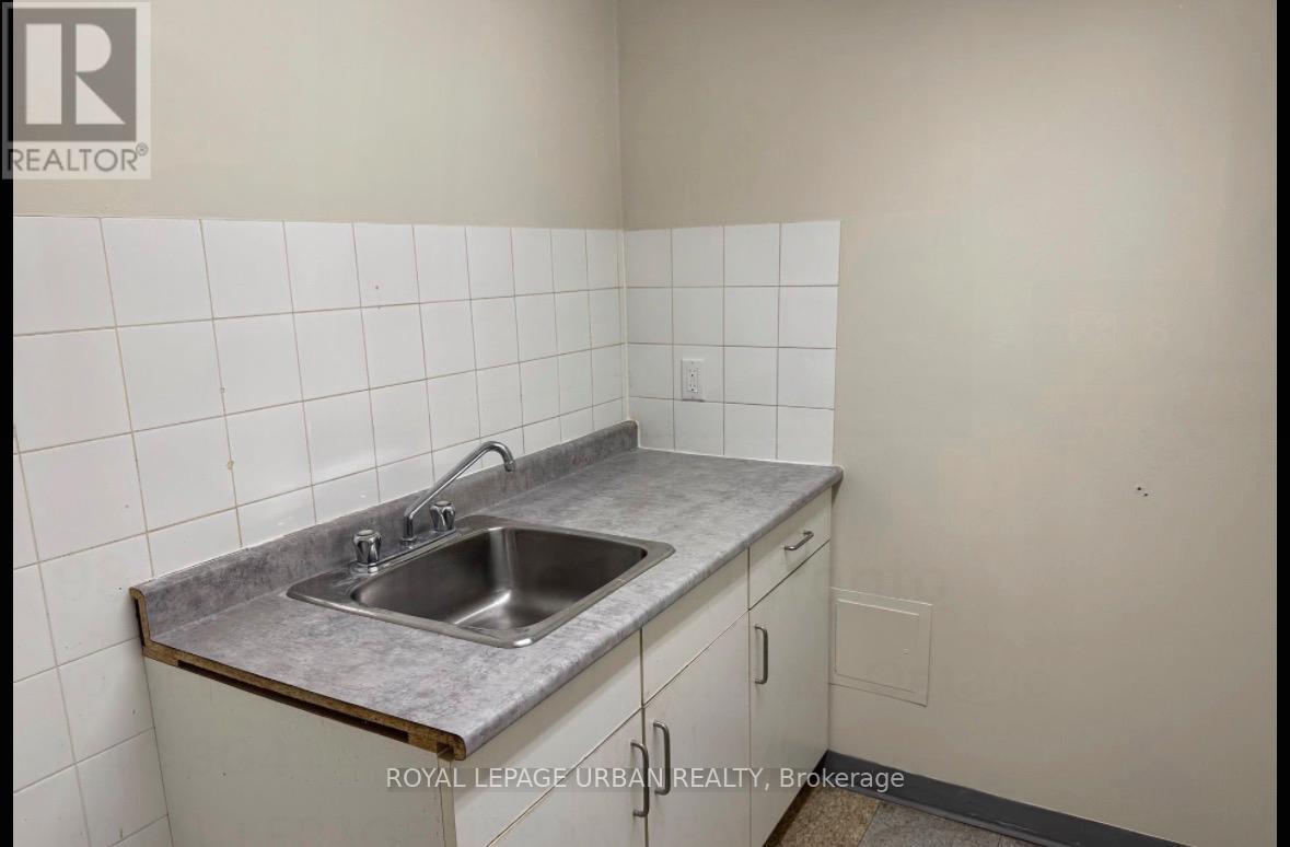 1b - 985 Coxwell Avenue, Toronto, Ontario  M4C 3G4 - Photo 6 - E13503828