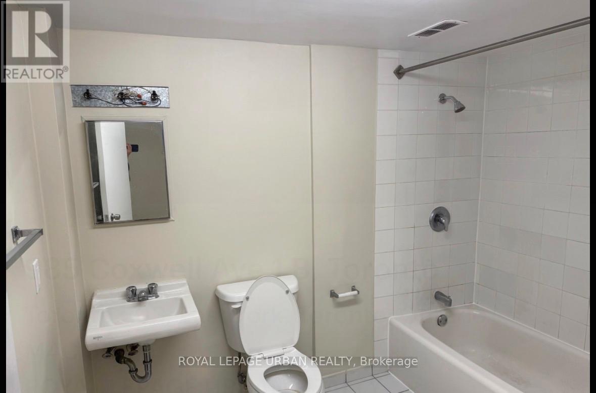 1b - 985 Coxwell Avenue, Toronto, Ontario  M4C 3G4 - Photo 7 - E13503828