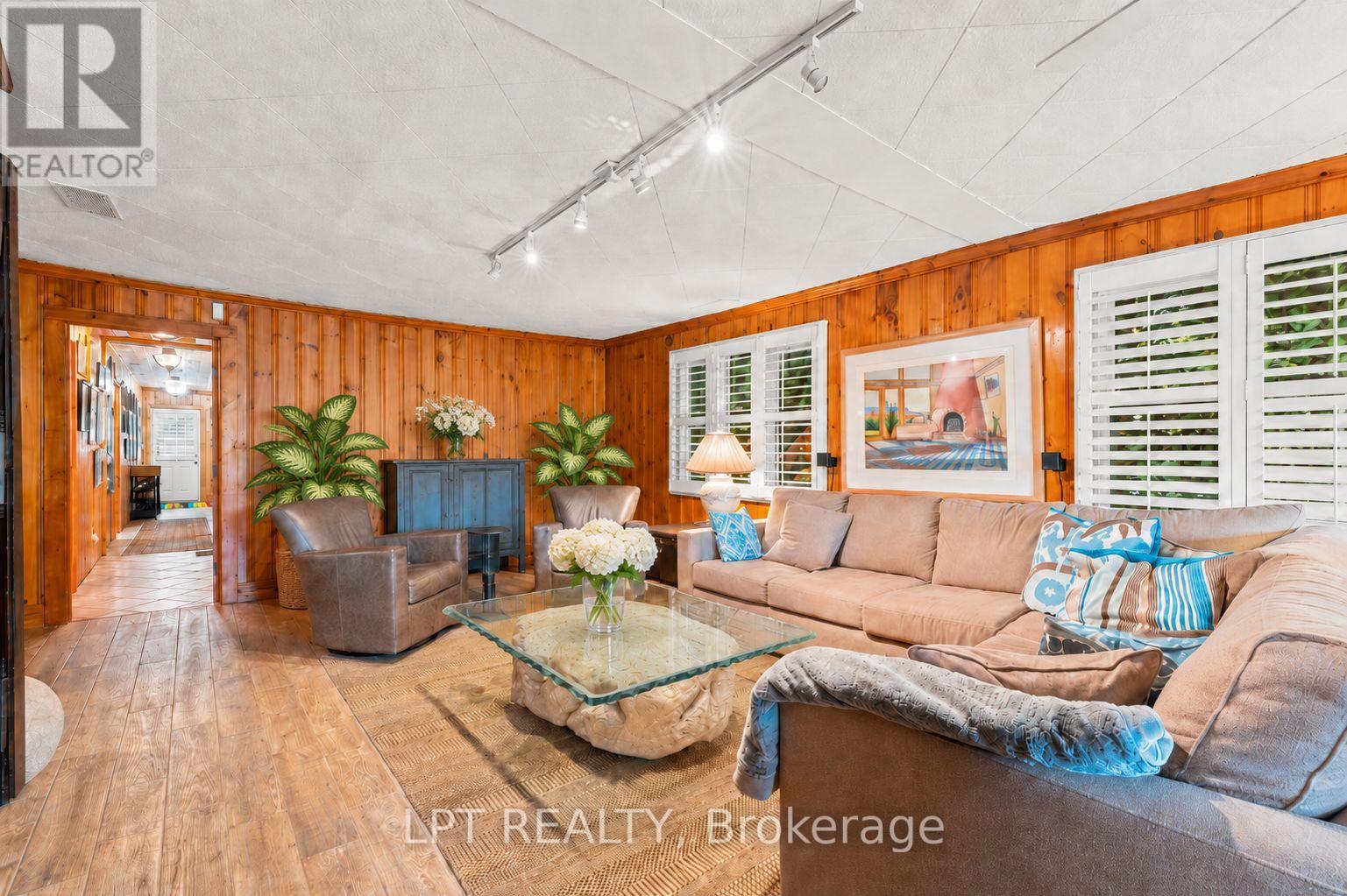 678 Lake Drive E, Georgina, Ontario  L0E 1S0 - Photo 10 - N13503762