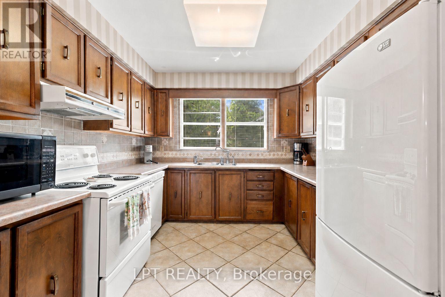 678 Lake Drive E, Georgina, Ontario  L0E 1S0 - Photo 26 - N13503762