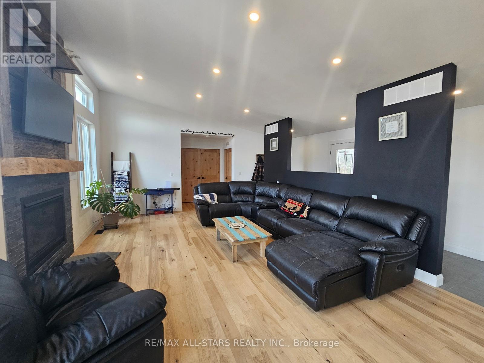 1062 Northline Road, Kawartha Lakes, Ontario  K0M 1N0 - Photo 16 - X12888512