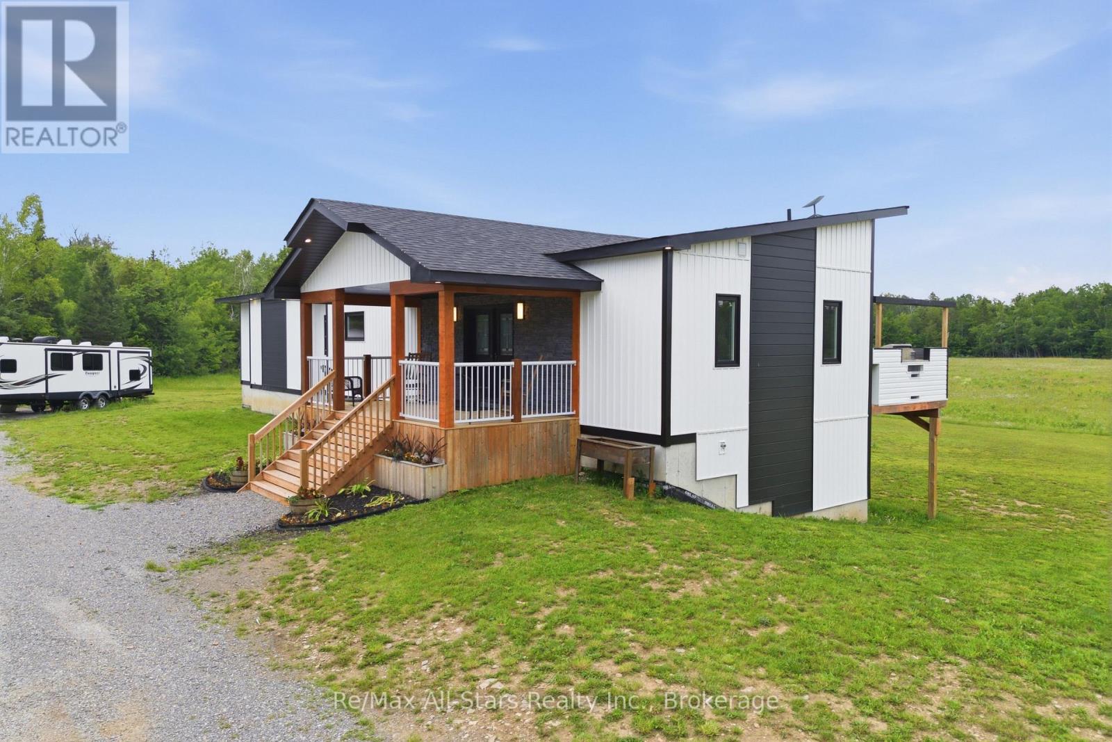 1062 Northline Road, Kawartha Lakes, Ontario  K0M 1N0 - Photo 3 - X12888512