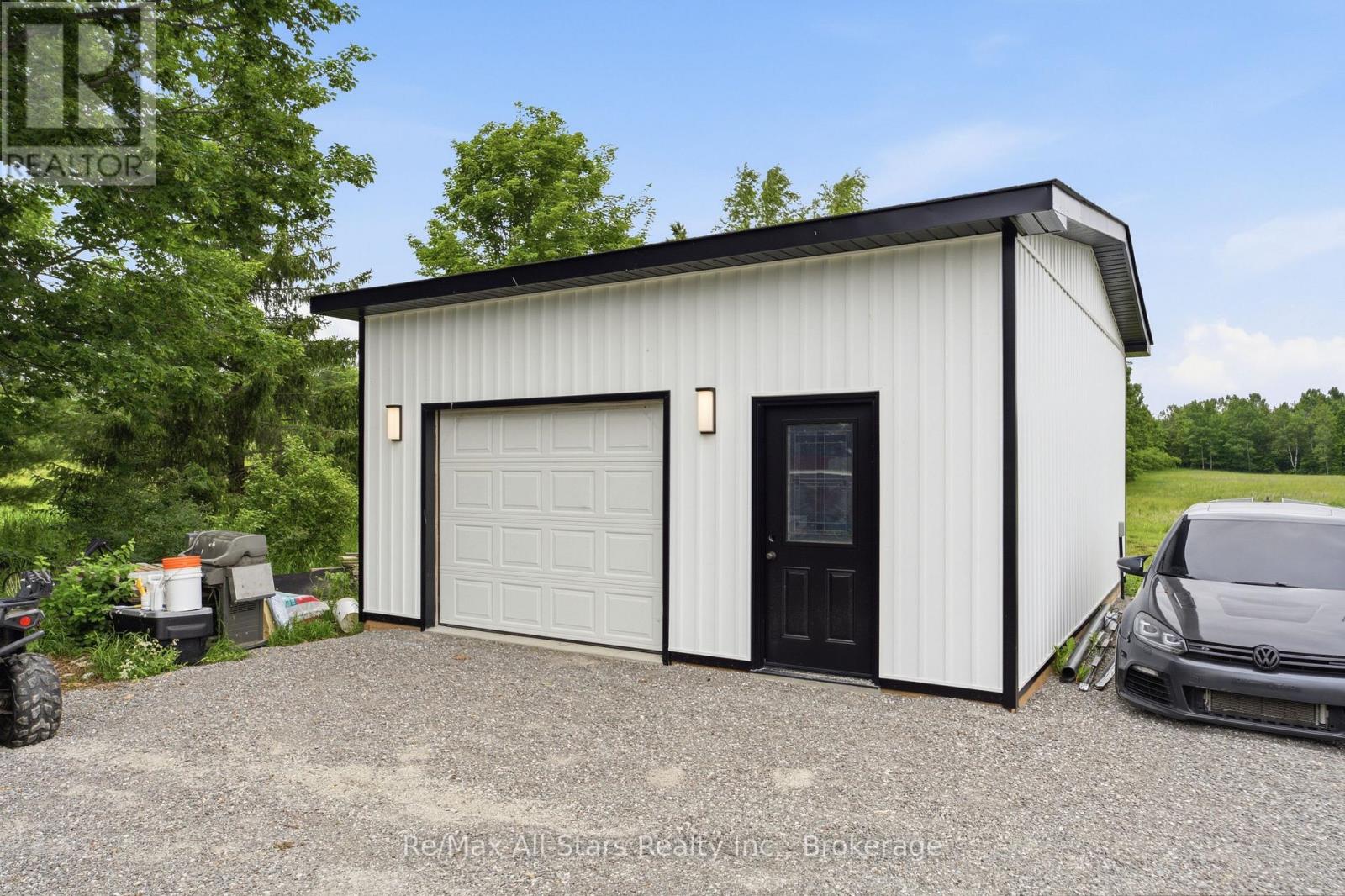 1062 Northline Road, Kawartha Lakes, Ontario  K0M 1N0 - Photo 4 - X12888512