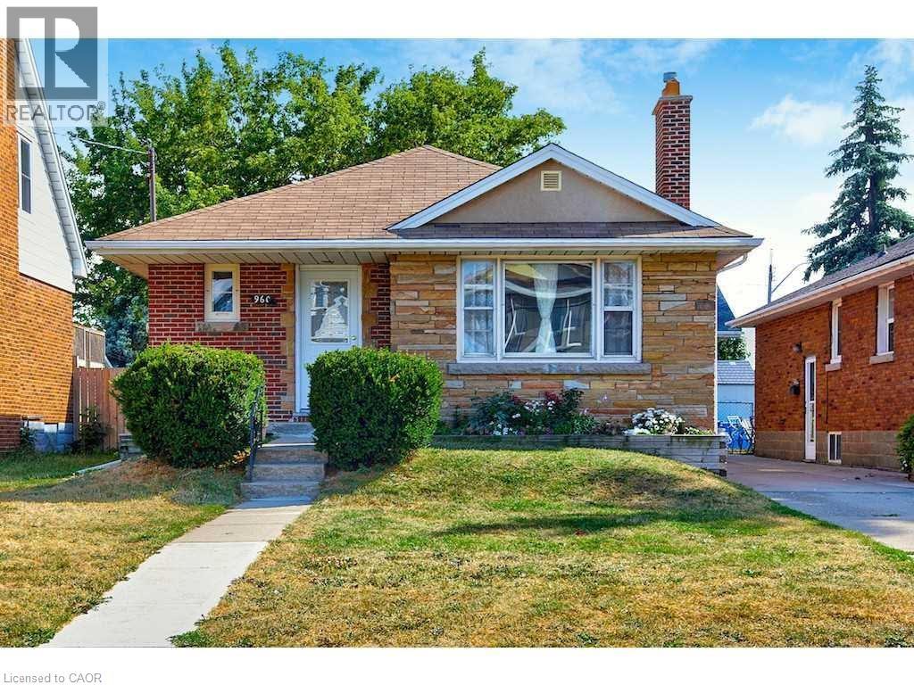 960 DUNSMURE Road Unit# Main, Hamilton, Ontario