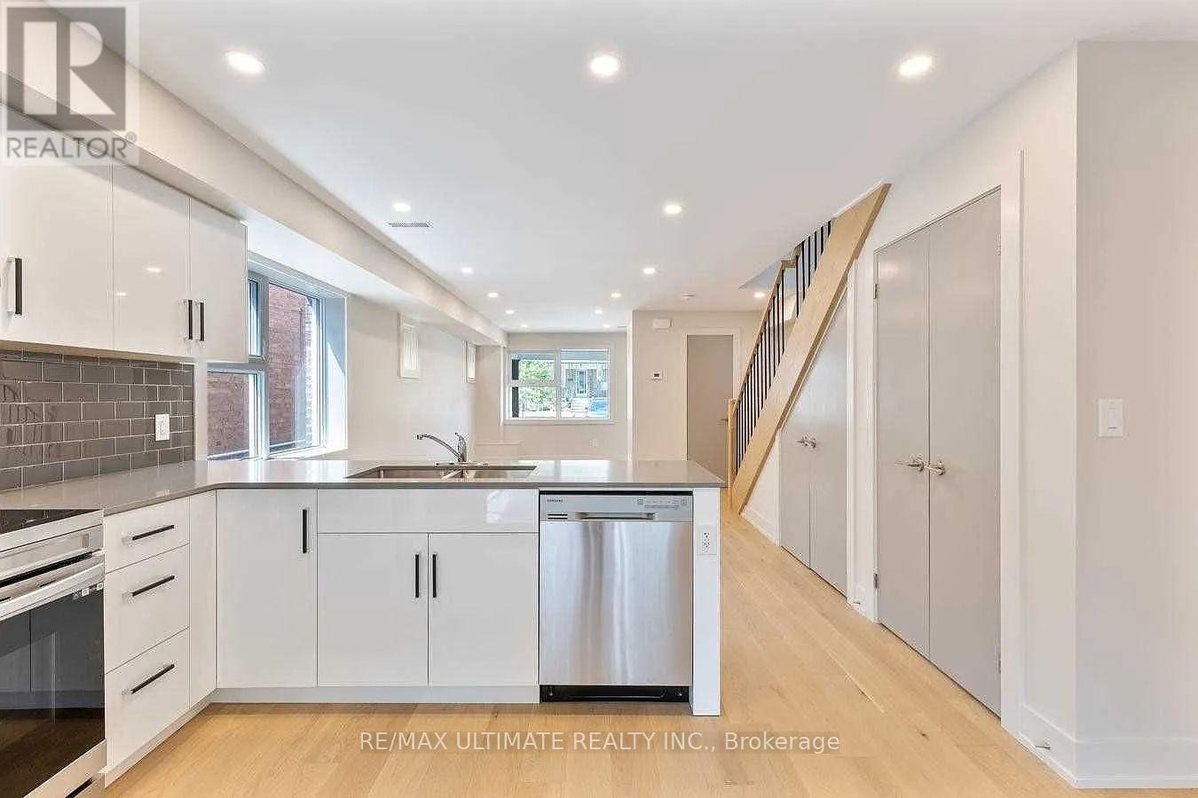 Main & 2nd Flr - 41 Bowie Avenue, Toronto, Ontario  M6E 2P2 - Photo 2 - W13503730