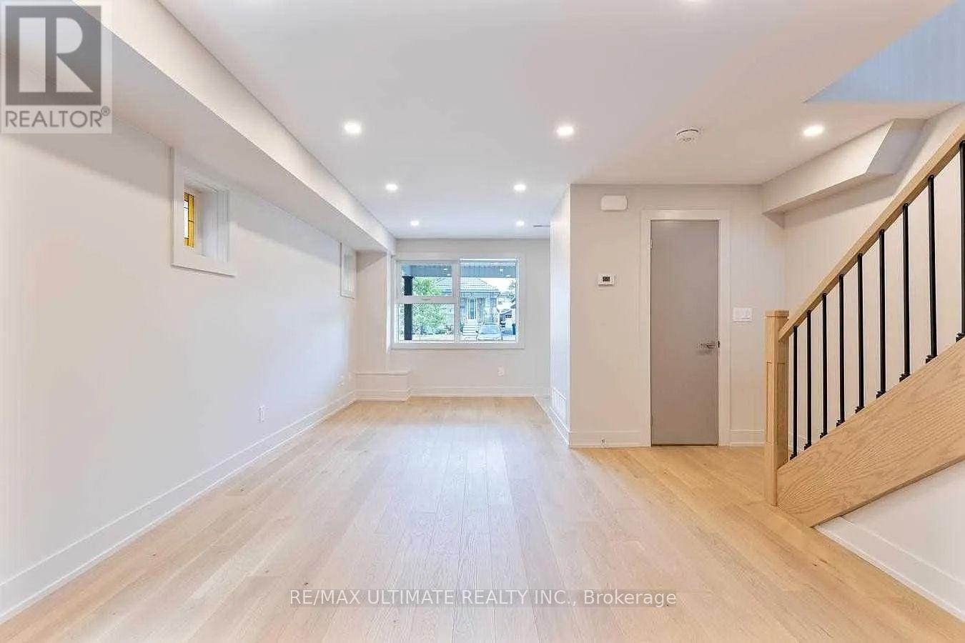 Main & 2nd Flr - 41 Bowie Avenue, Toronto, Ontario  M6E 2P2 - Photo 3 - W13503730