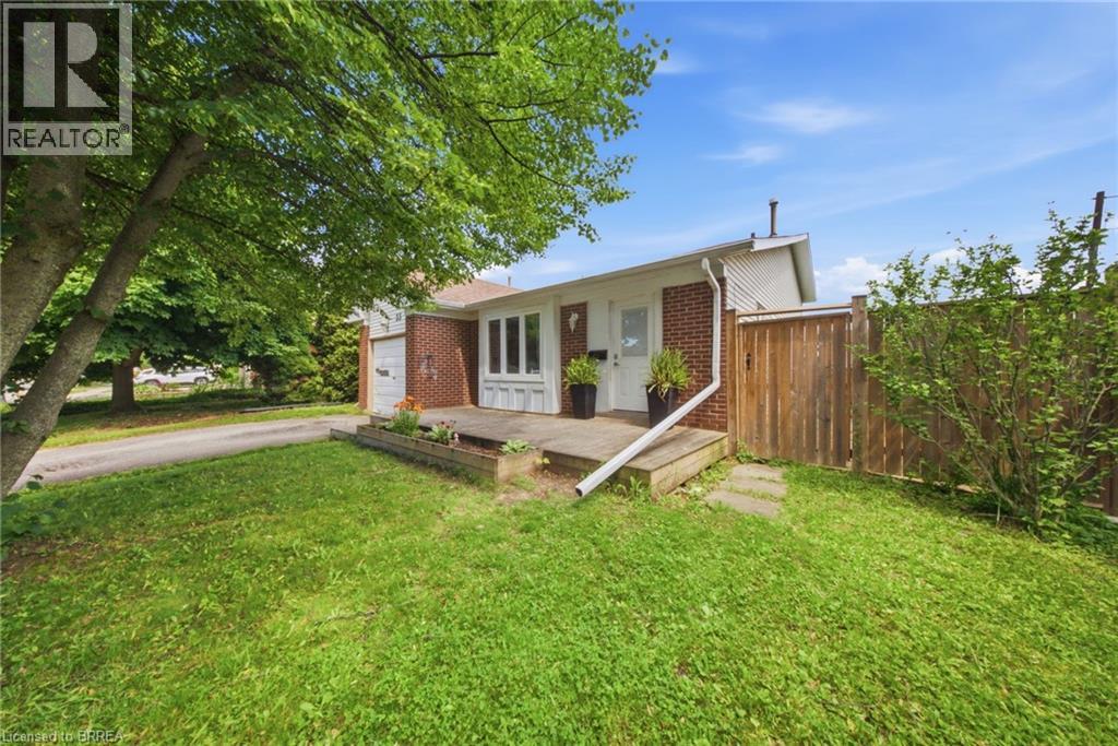 33 Hallmark Street, Brantford, Ontario  N3P 1A6 - Photo 1 - 40842505