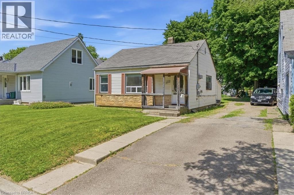 121 Wilkes Street, Brantford, Ontario  N3T 4W4 - Photo 2 - 40832913