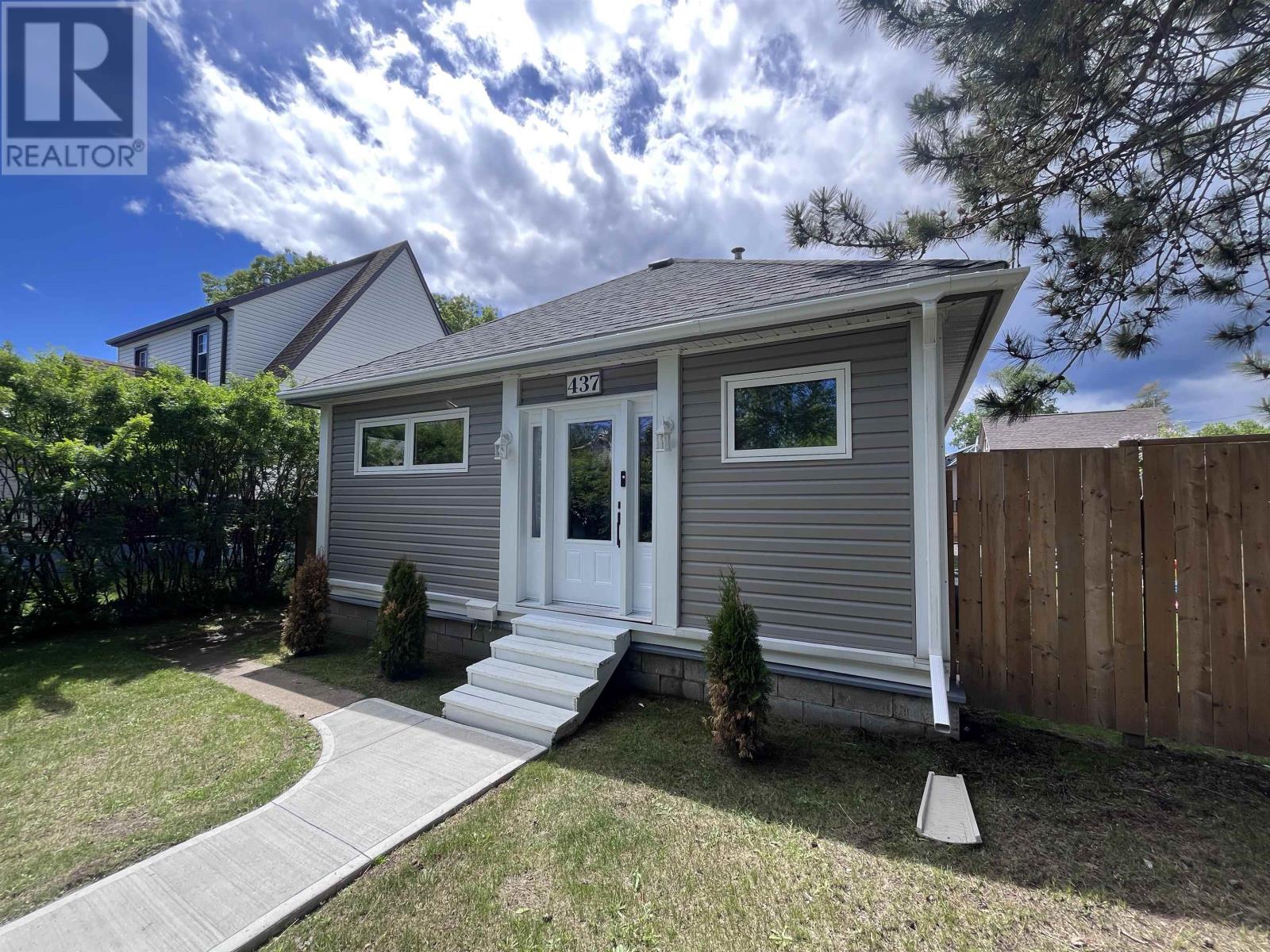 437 Hodder Ave, Thunder Bay, Ontario  P7A 1V1 - Photo 3 - TB2601616