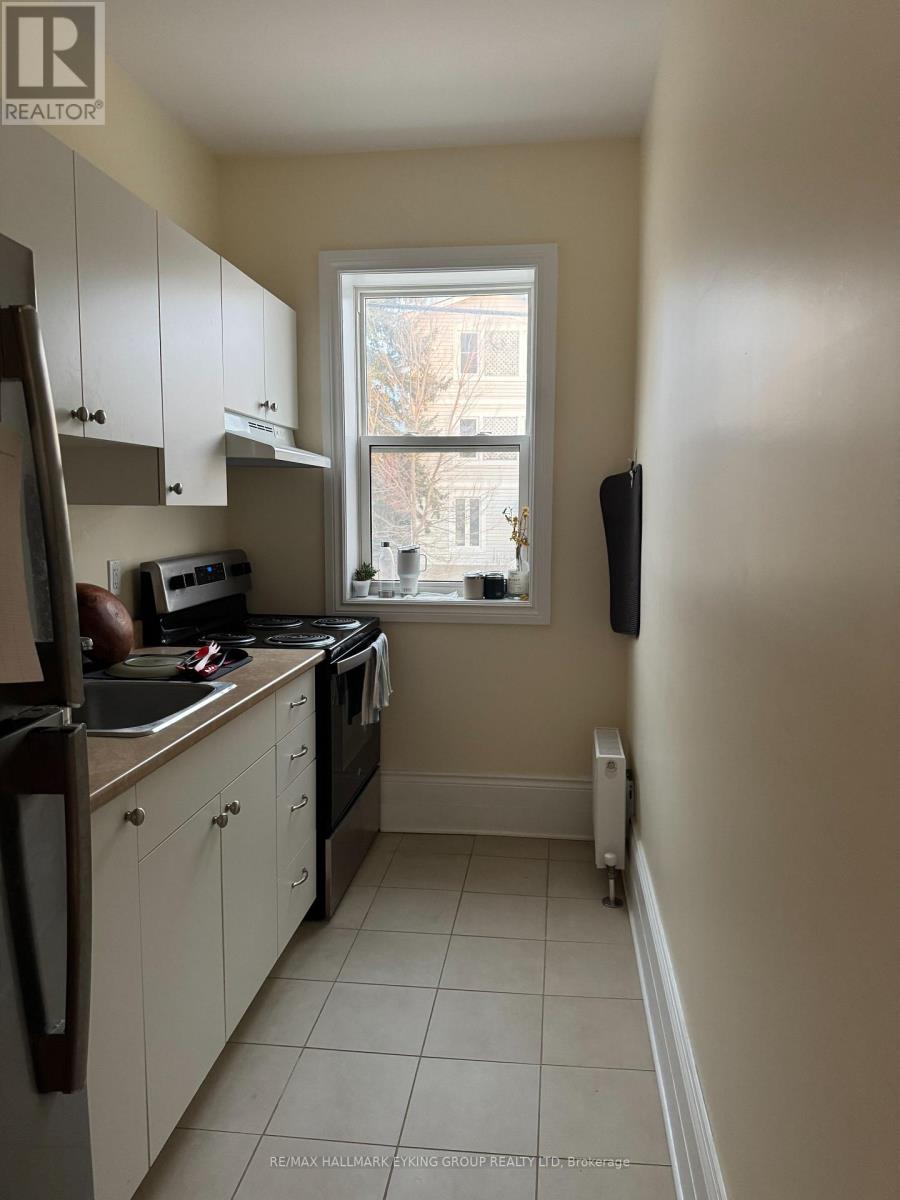 3 - 135 Concord Street S, Ottawa, Ontario  K1S 0Z3 - Photo 4 - X12912306