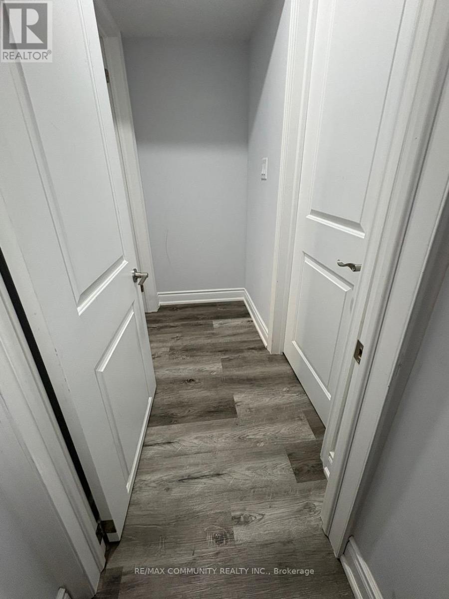 699 Somerville Drive, Newmarket, Ontario  L3X 0J9 - Photo 7 - N13503894