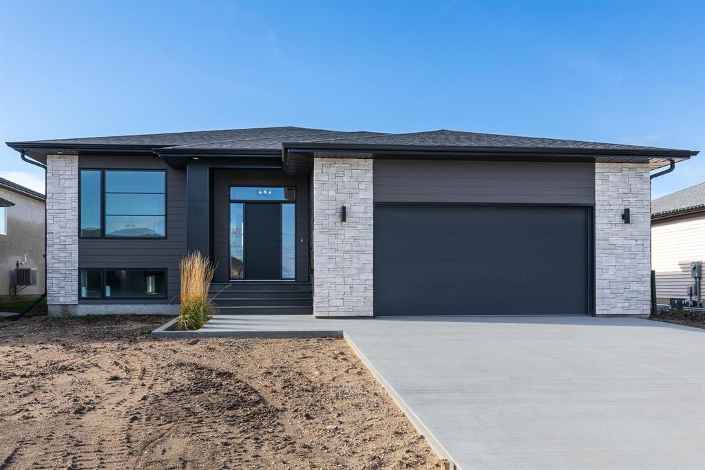 30 Caribou Bay, Steinbach, Manitoba  R5G 0Z3 - Photo 0 - 202615234