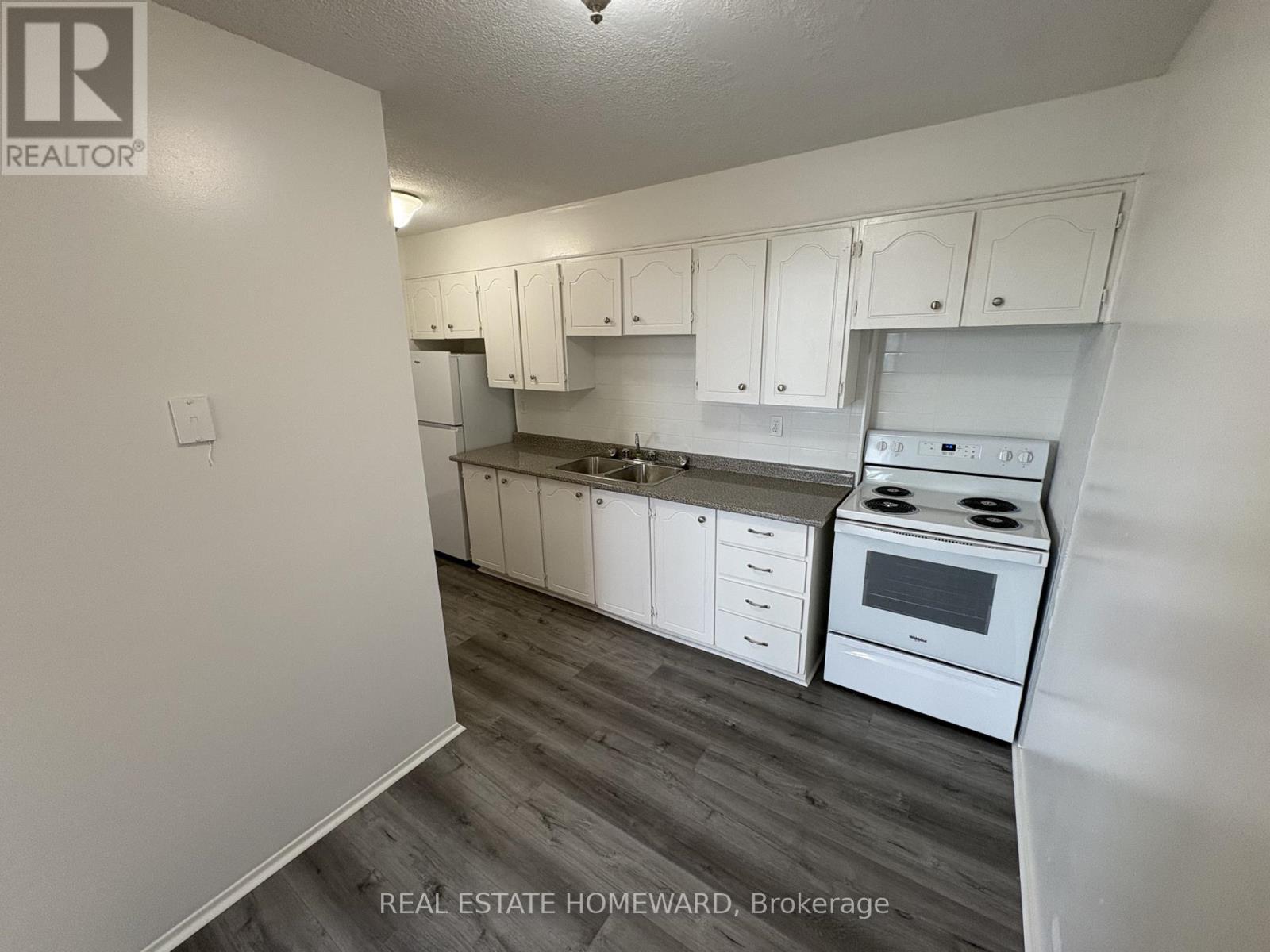 606 - 2720 Windwood Drive, Mississauga, Ontario  L5N 2S8 - Photo 2 - W13503926