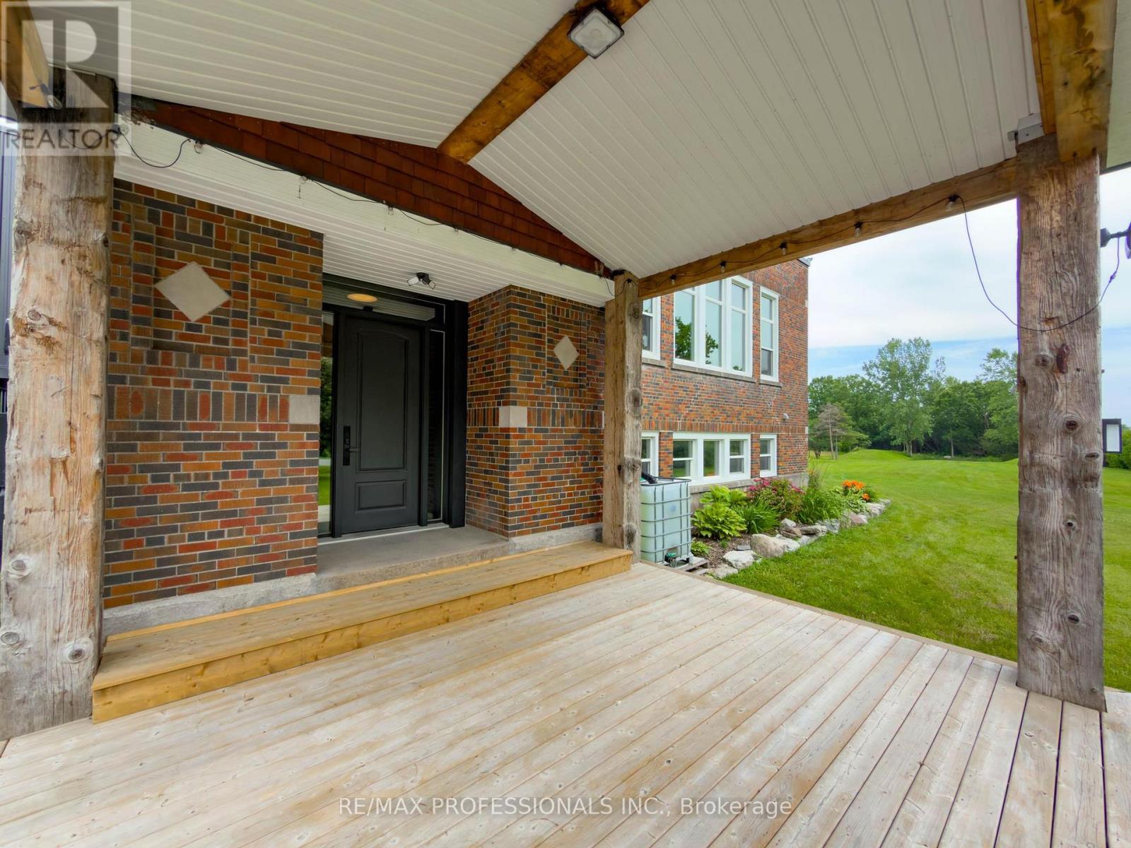 1744 Ridgemount Road, Fort Erie, Ontario  L0S 1N0 - Photo 3 - X13503896