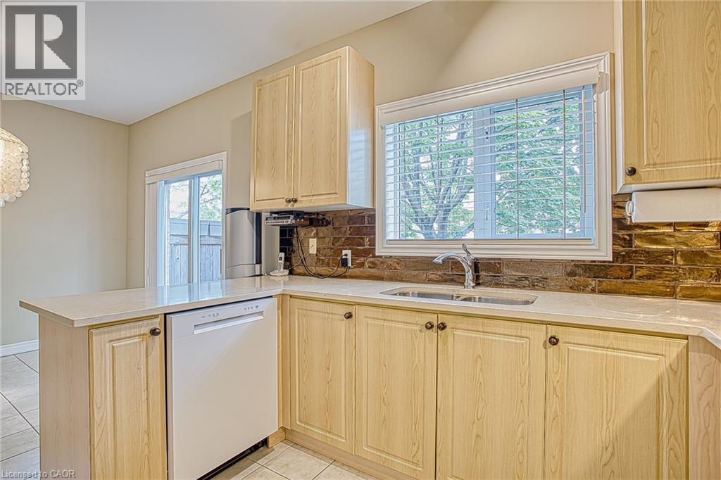 25 Hartland Road, Stoney Creek, Ontario  L8E 6C4 - Photo 11 - 40843809