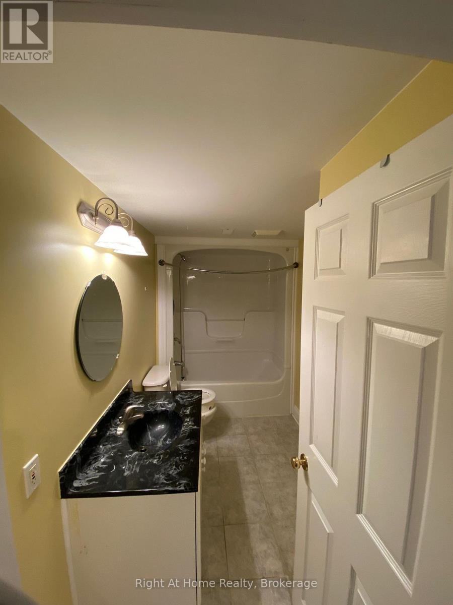 B - 40 Prospect Street, Clarington, Ontario  L1H 1C7 - Photo 6 - E13504110