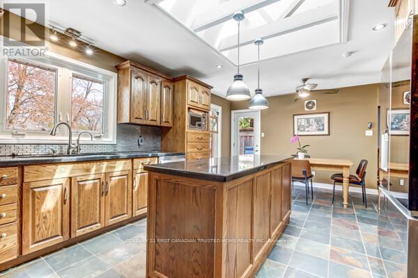27 Croydon Drive, Middlesex Centre, Ontario  N0M 1C0 - Photo 13 - X13504136