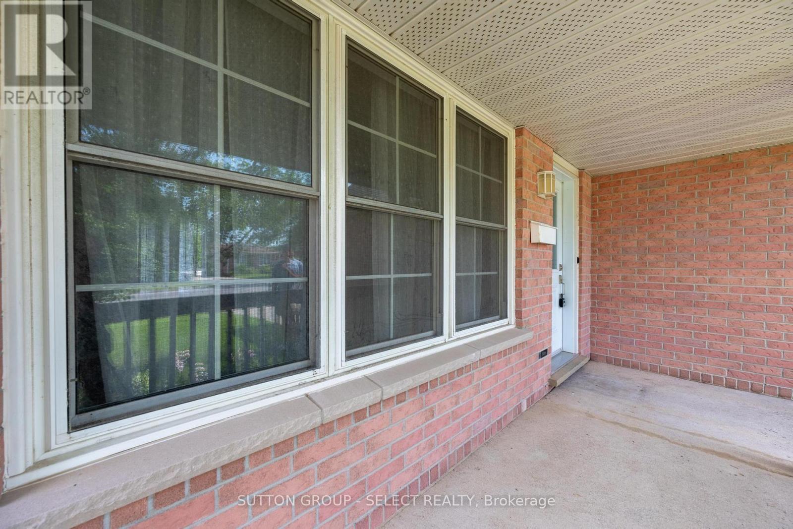 1144 Aldersbrook Road, London North, Ontario  N6G 2X8 - Photo 4 - X13504212