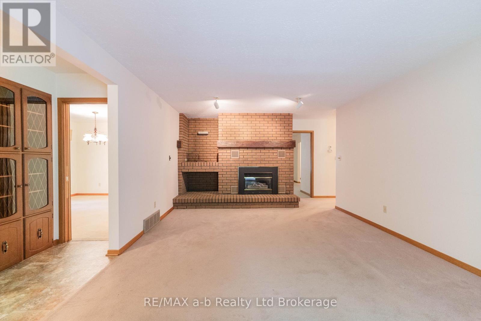 47 Allen Street, Tillsonburg, Ontario  N4G 4V7 - Photo 10 - X13504028