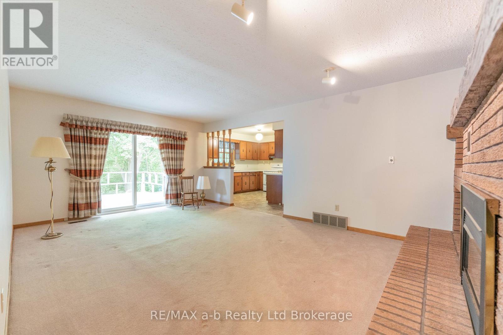 47 Allen Street, Tillsonburg, Ontario  N4G 4V7 - Photo 11 - X13504028