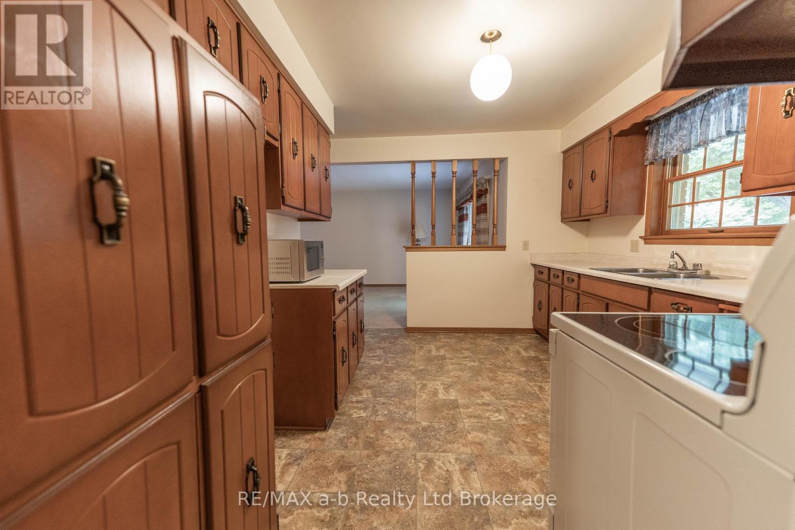 47 Allen Street, Tillsonburg, Ontario  N4G 4V7 - Photo 13 - X13504028