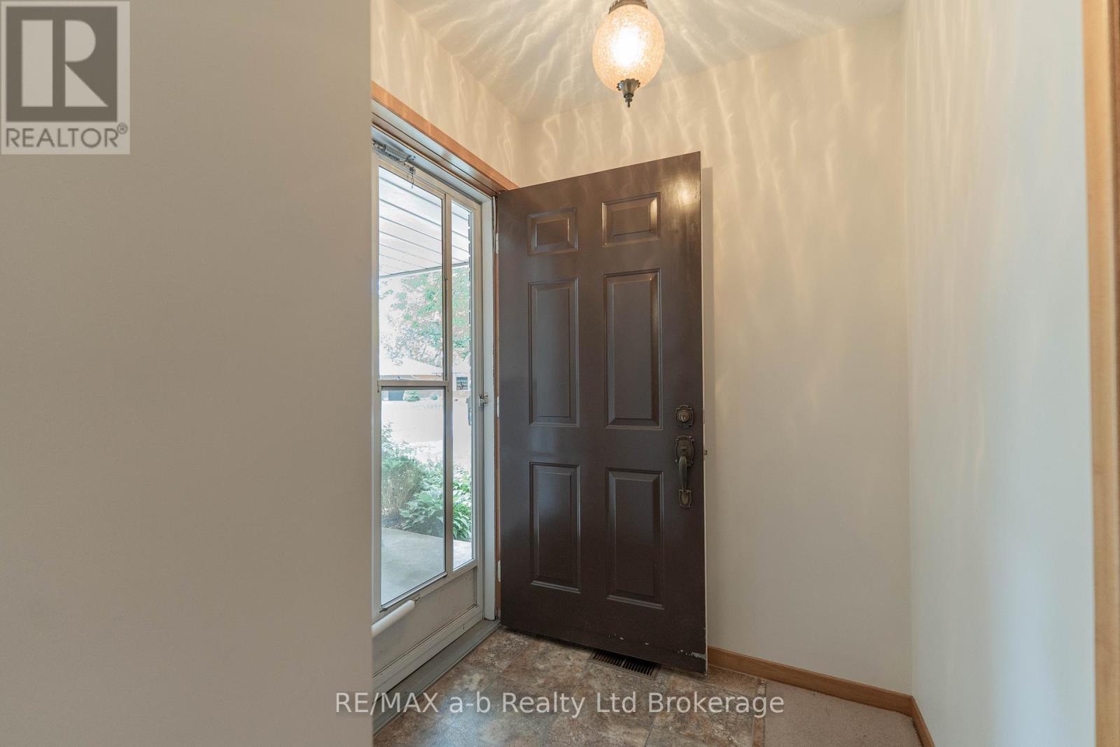 47 Allen Street, Tillsonburg, Ontario  N4G 4V7 - Photo 5 - X13504028